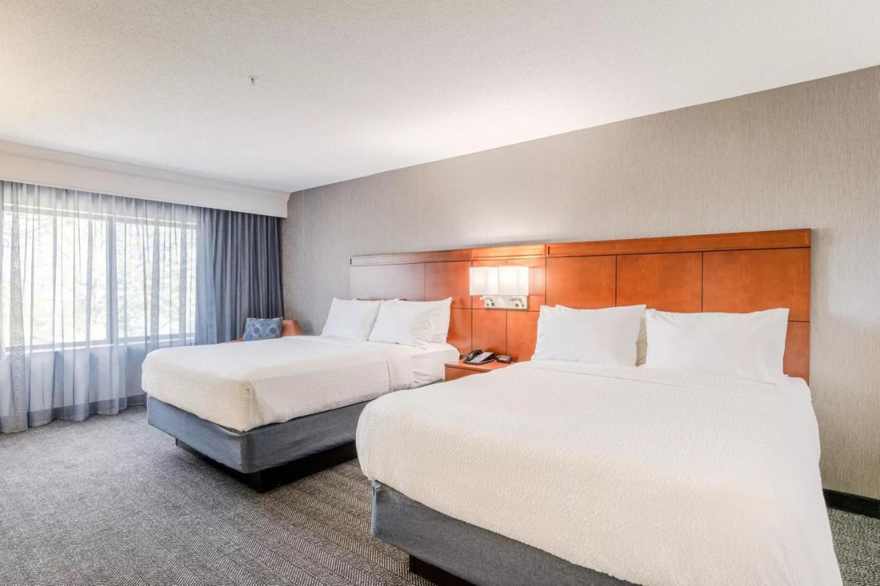 Hotel Courtyard Burlington Williston Esterno foto