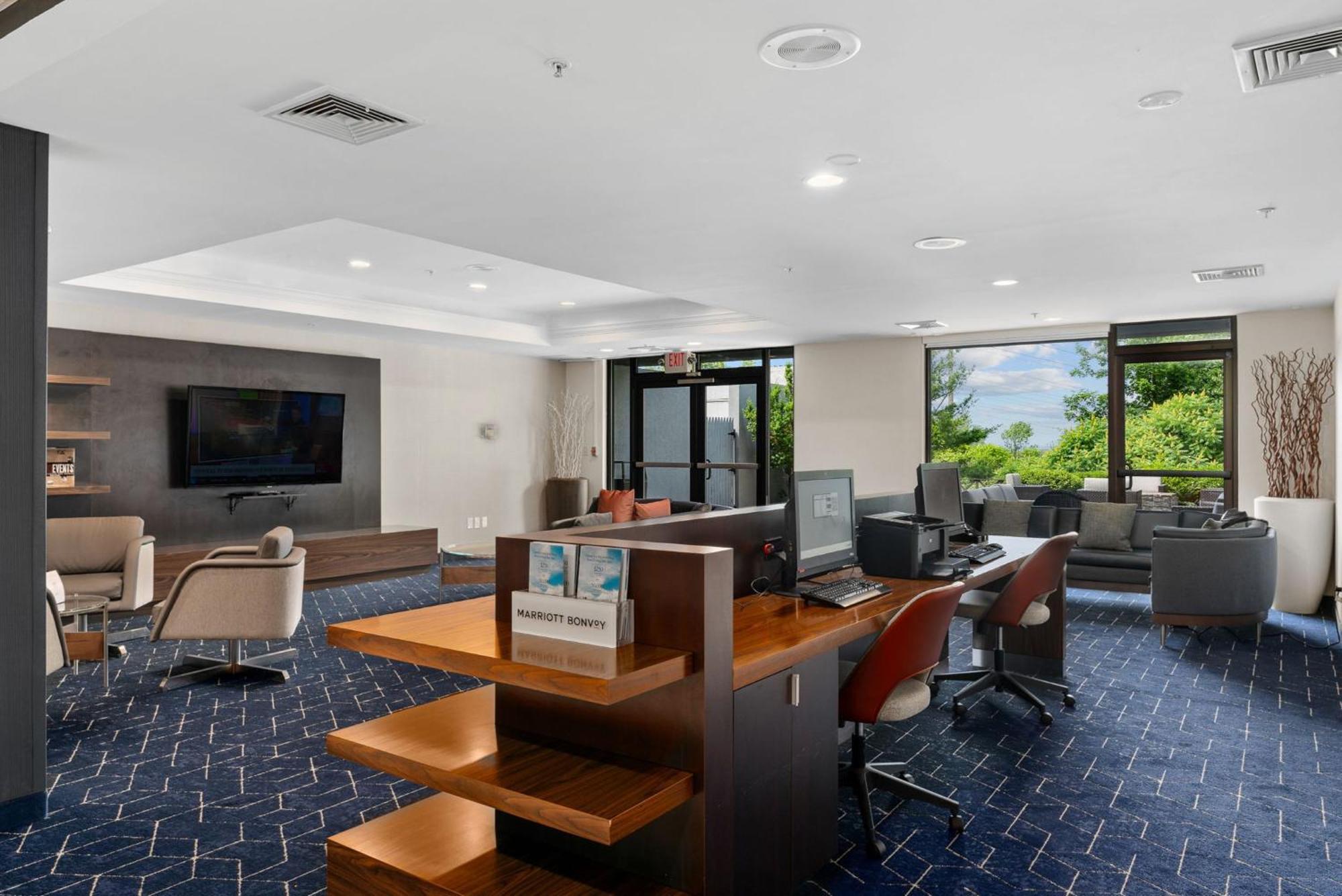 Hotel Courtyard Burlington Williston Esterno foto