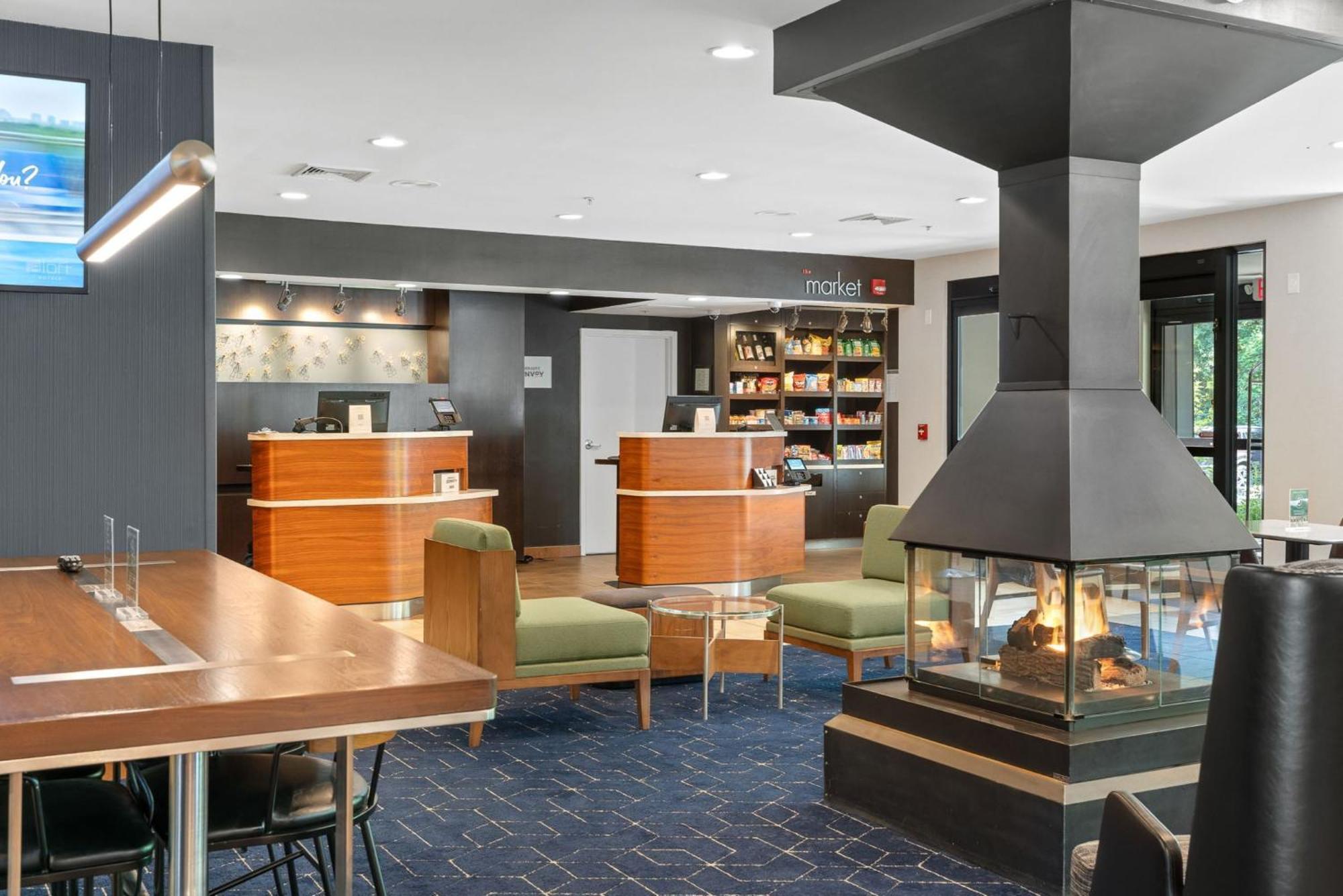 Hotel Courtyard Burlington Williston Esterno foto