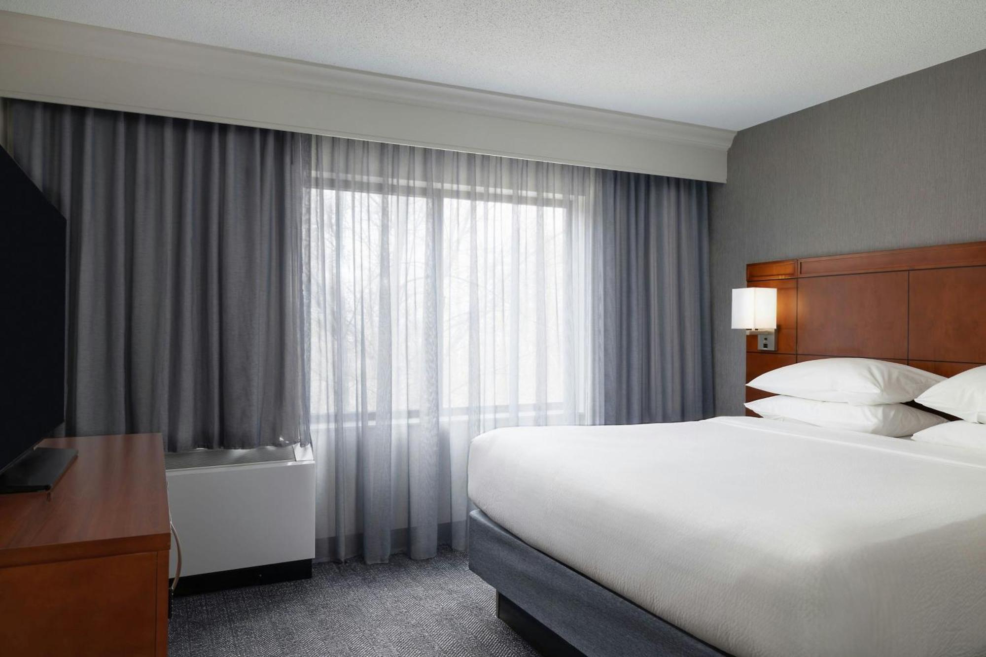 Hotel Courtyard Burlington Williston Esterno foto