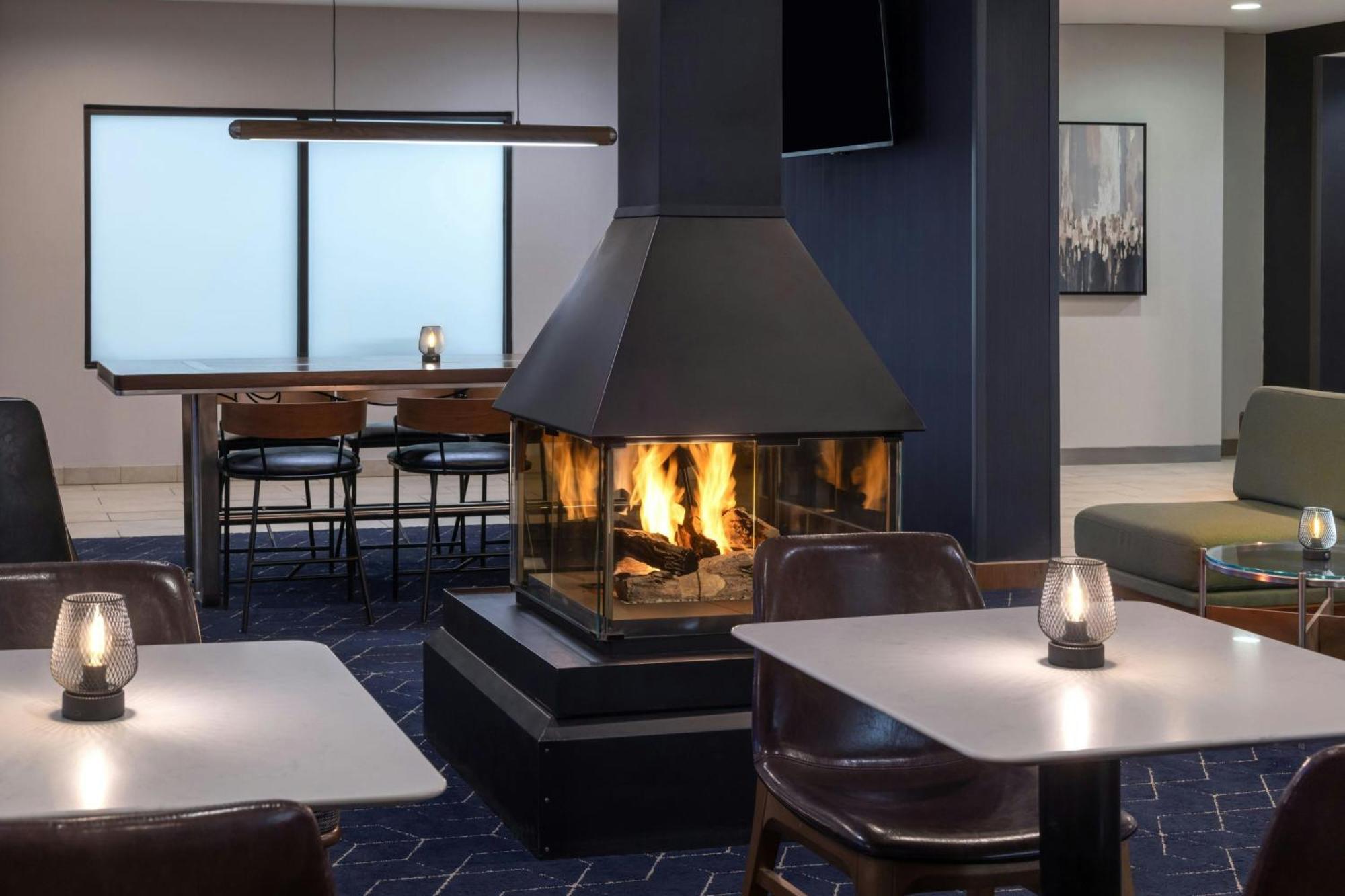 Hotel Courtyard Burlington Williston Esterno foto